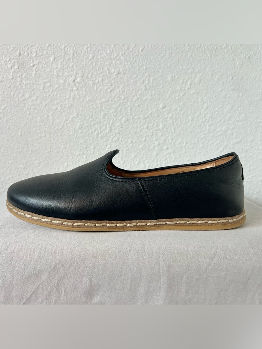 CHARIX Classic Black Slip-On Handmade Leather Flats